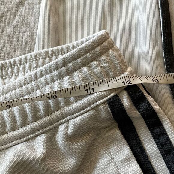 ADIDAS - Picture 9 of 12